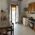 Casa de hóspedes Affittacamere Serravalle Shopping 3*