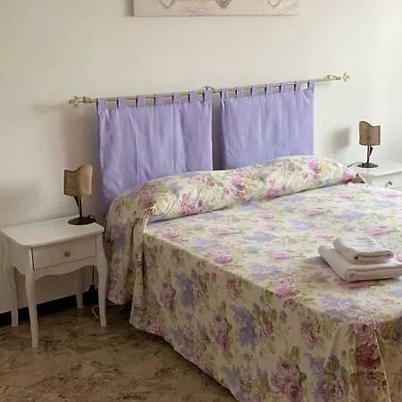 Casa de hóspedes Affittacamere Serravalle Shopping