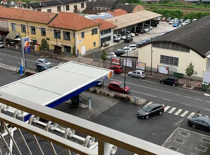 Affittacamere Serravalle Shopping 招待所 3*